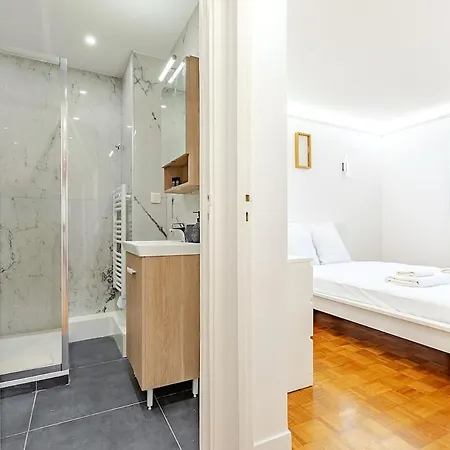 Apartment Sejour Accueillant 3 Dans Le 20eme